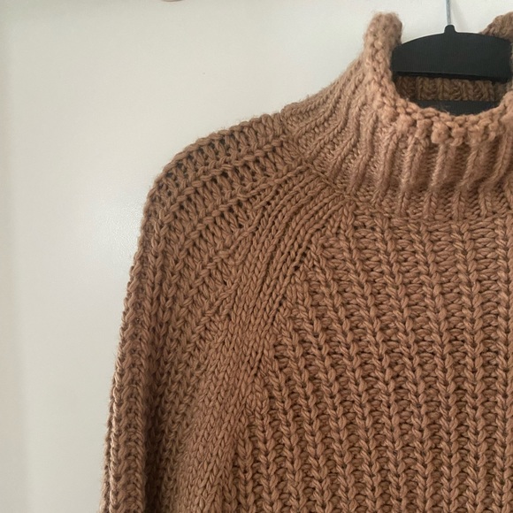 H&M knit sweater - Picture 3 of 4